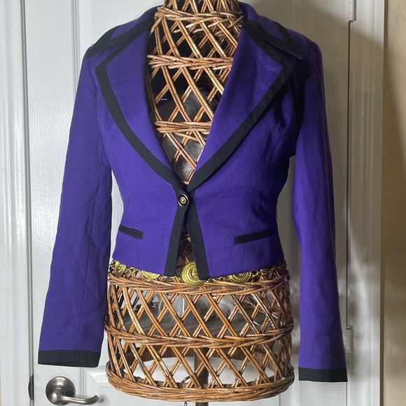 Vintage Cache - Picture 3 of 9